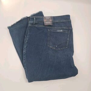 NWT Torrid  Flare Distressed Jeans Plus 30   Blue Wash Bootcut Stretch Mid Rise